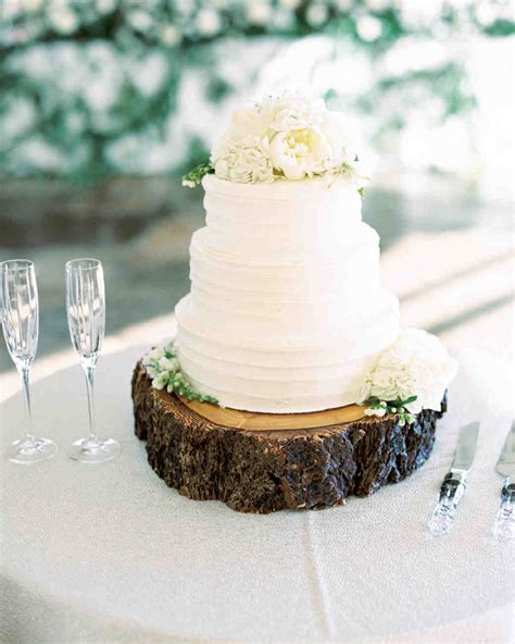 25 Unique Wedding Cakes That Are Sure to Stand Out .